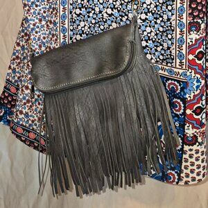 Gray Crossbody Or Handbag Purse With Fringe Women. Has A Dark Gray Look To It